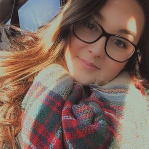 Meet your Posher, Kayla